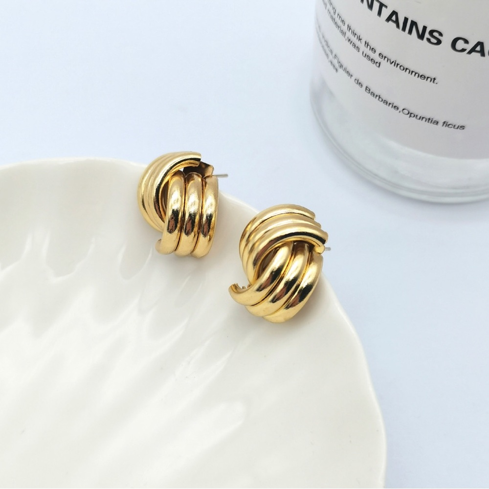 Geometric stripe shapes 14k gold plated earring. Hypoallergenic for sensitive - Picture 5 of 5
